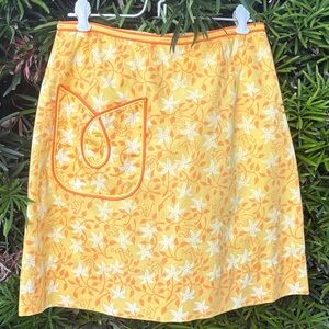 Lilly Pulitzer Floral YellowSkort- SkirtWaist-29”
Length-20” 100 % cot.